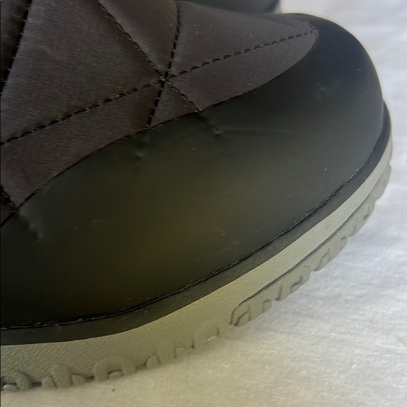 L.L. Bean Black Geometric Slip-On Loafers #206